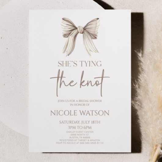 Invitation Elle est en train de nouer la Fête des mariées de 