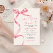 Invitation Elle est en train de nouer la Fête des mariées de 