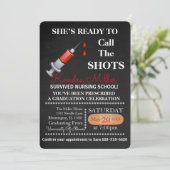 Invitation Elle est prête à appeler les chaussures (Debout devant)