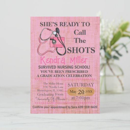 Invitation Elle est prête à appeler les chaussures (Debout devant)