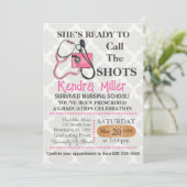 Invitation Elle est prête à appeler les chaussures (Debout devant)