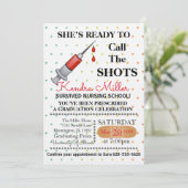 Invitation Elle est prête à appeler les chaussures (Debout devant)