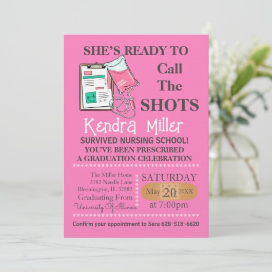 Invitation Elle est prête à appeler les chaussures (Debout devant)