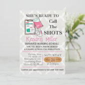 Invitation Elle est prête à appeler les chaussures (Debout devant)