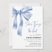 Invitation Elle est Tying the Knot bleu bow Fête des mariées (Devant)