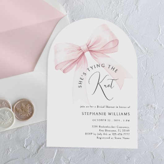 Invitation Elle joue l'invitation de la nuptiale Knot Arch