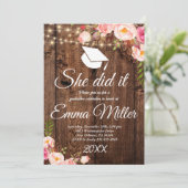 Invitation Elle L'A Fait - Rustic Graduation Party (Debout devant)