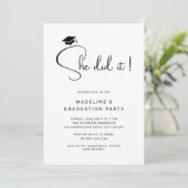 Invitation Elle L'A Fait Script Minimal Photo Graduation Part (Debout devant)