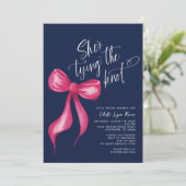 Invitation Elle noue la Fête des mariées de la marine rose (Debout devant)