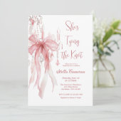 Invitation Elle noue la Fête des mariées de ruban rose (Debout devant)