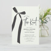 Invitation Elle noue la Fête des mariées du noeud (Debout devant)