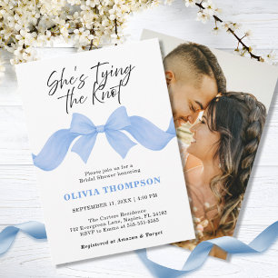 Invitation Elle Noue le Nœud Bleu Ruban Photo Baby Shower de
