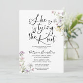 Invitation Elle Noue Le Nœud Réception De Mariage (Debout devant)