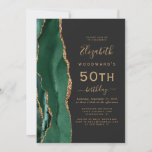 Invitation Emerald Green Gold Agate Dark 50th Birthday Party<br><div class="desc">Le bord gauche de cette élégante invitation à la fête d'anniversaire moderne comporte une bordure en aquarelle vert émeraude bordée d'une fausse parties scintillant dorée. Le texte personnalisable combine écriture manuscrite dorée, cuivre et polices italiques sur un arrière - plan noir ardoise. L'envers est assorti d'une agate vert émeraude et...</div>