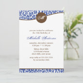 Invitation Empreinte de léopard bleu Monogram Anniversaire (Debout devant)