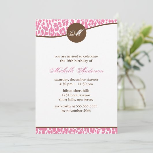 Invitation Empreinte de léopard rose Monogram Anniversaire (Debout devant)