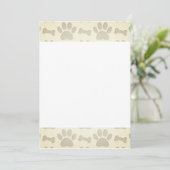 Invitation Empreintes de pattes De Chiens Et Bones Base Pour  (Debout devant)