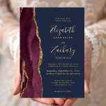 Invitation En Aluminium Agate moderne Bourgogne Rouge Mariage de la Marine<br><div class="desc">Le bord gauche de cette élégante faire-part de mariage moderne est orné d'une bordure d'aquarelle rouge bordeaux et ornée d'une parties scintillant en faux or. Le texte personnalisable combine écriture manuscrite, copperplate et polices italiques en feuille d'or réelle sur un arrière - plan bleu marine. L'envers est assorti d'un design...</div>