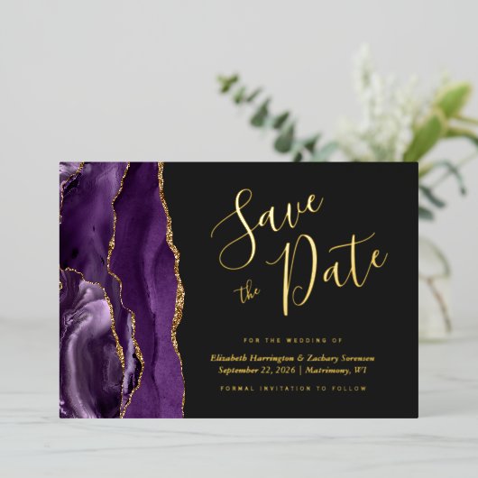Invitation En Aluminium Agate moderne violet or foncé Enregistrer la date (Debout devant)