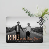 Invitation En Aluminium Bague du Nouvel An Enregistrer la Date (Debout devant)