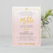 Invitation En Aluminium BAT MITZVAH joli script rose pâle ombre or (Debout devant)