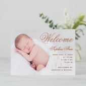 Invitation En Aluminium Bienvenue Baby Birth Photo Élégant Script Rose Gol (Debout devant)