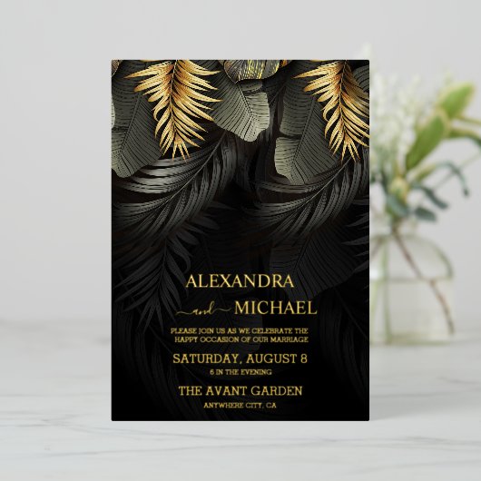 Invitation En Aluminium Black and Gold Tropical Destination Mariage Foil I (Debout devant)