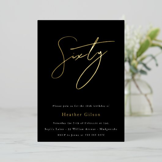 Invitation En Aluminium Black & Gold Foil Script 60e fête d'anniversaire (Debout devant)