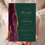 Invitation En Aluminium Bourgogne Rouge Agate Or Emerald Vert Mariage<br><div class="desc">Le bord gauche de cette élégante faire-part de mariage moderne est orné d'une bordure d'aquarelle rouge bordeaux et ornée d'une parties scintillant en faux or. Le texte personnalisable combine écriture manuscrite, copperplate et polices italiques en papier d'or réel sur un arrière - plan vert émeraude. L'envers est assorti d'un design...</div>