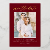 Invitation En Aluminium Burgundy et Gold Script Photo Enregistrer la date (Recto)