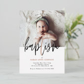 Invitation En Aluminium Calligraphie minimale d'or moderne Bébé Photo Bapt (Debout devant)