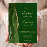 Invitation En Aluminium Chasseur d'âge moderne Mariage d'or vert<br><div class="desc">Le bord gauche de cette élégante faire-part de mariage moderne est orné d'une bordure en aquarelle vert de chasseur, recouverte d'une parties scintillant en faux or. Le texte personnalisable combine écriture manuscrite, copperplate et polices italiques en feuille d'or réelle sur un arrière - plan vert chasseur. L'envers est assorti d'un...</div>