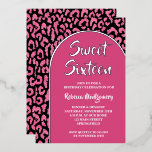 Invitation En Aluminium Chic Sweet 16 Empreinte de léopard Anniversaire Ar<br><div class="desc">Célébrez le jalon de l'anniversaire du sweet sixteen avec des invitations élégantes avec vos détails de fête en lettres blanches et du Sweet sixteen en feuille d'argent sur rose chaud sur un arrière - plan motif léopard rose et noir chic. Cette invitation est imprimée professionnellement sur du papier de haute...</div>
