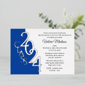 Invitation En Aluminium Classe 2024 Graduation Blue and Silver Foil (Debout devant)