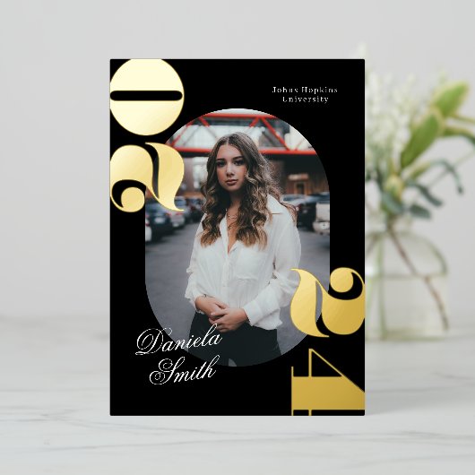 Invitation En Aluminium Classe de typographie moderne Bold de 2024 Graduat (Debout devant)