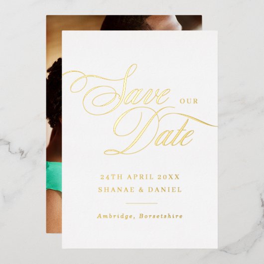 Invitation En Aluminium Classy Gold & White Script Photo Enregistrer La Da (Recto/Verso)