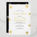 Invitation En Aluminium Couples de neige d'hiver Gold et Black Wedding sho<br><div class="desc">Célébrez votre journée spéciale avec cette élégante soirée de douche d'hiver Invitation. Ce design présente de beaux flocons de neige et des graphismes étincelants dans de véritables empreintes de feuille ( or / argent / or rose ). Vous pouvez customiser le texte à n'importe quel événement hivernal ou fête de...</div>