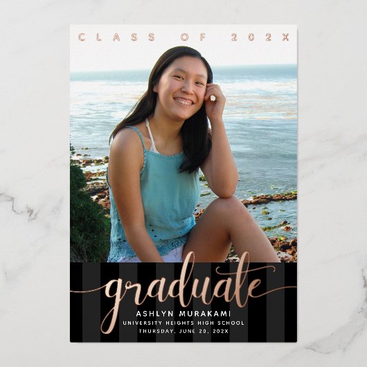 Invitation En Aluminium Diplôme photo girly script noir réel rose or (Recto)