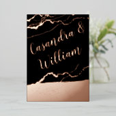 Invitation En Aluminium Élégant Abstrait Marbre Veining Mariage or (Debout devant)