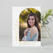 Invitation En Aluminium Elégant Arc Forme Douce 16 Rose Gold Photo Foil (Debout devant)