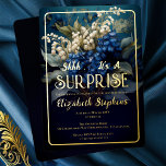 Invitation En Aluminium Elégant Bleu Baroque Floral Surprise 21e anniversa<br><div class="desc">Elégant style baroque foncé et moody bleu et blanc floral "SURPRISE" design de fête d'anniversaire. Le lys blanc des fleurs de la vallée et les fleurs d'aubépine bleu foncé avec la végétation luxuriante et verdoyante, sur un arrière - plan turquoise à bleu foncé. Ajoutez à cela le luxe d'une véritable...</div>