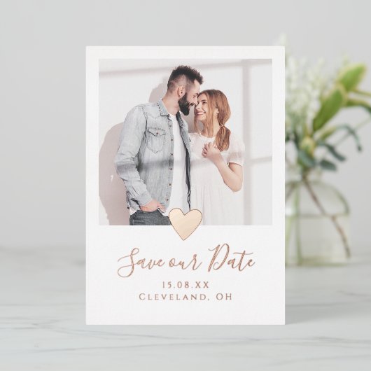 Invitation En Aluminium Elégant Coeur Photo Enregistrer la date Véritable  (Debout devant)