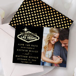 Invitation En Aluminium Elégant Las Vegas Photo Mariage Enregistrer La Dat<br><div class="desc">Célébrez en style avec ces photo mariage tendance Las Vegas vrai feuille or pressé enregistrer les cartes de date. Le texte et la photo modèles sont faciles à personnaliser et votre famille et vos amis seront ravis de recevoir ces fabuleux remerciements. Les éléments mariages correspondants se trouvent dans la collection....</div>