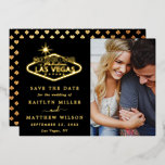Invitation En Aluminium Elégant Las Vegas Photo Mariage Enregistrer La Dat<br><div class="desc">Célébrez en style avec ces photo mariage tendance Las Vegas vrai feuille or pressé enregistrer les cartes de date. Le texte et la photo modèles sont faciles à personnaliser et votre famille et vos amis seront ravis de recevoir ces fabuleux remerciements. Les éléments mariages correspondants se trouvent dans la collection....</div>