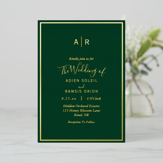 Invitation En Aluminium Élégant moderne Emerald Green Monogram Mariage (Debout devant)