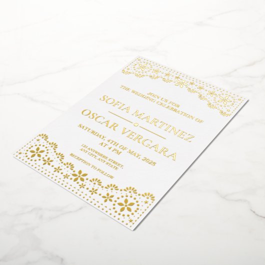 Invitation En Aluminium Elégant Papel Picado Mariage blanc et or (Rotation)