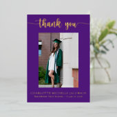 Invitation En Aluminium Élégant Script Purple Gold Photo Graduation (Debout devant)