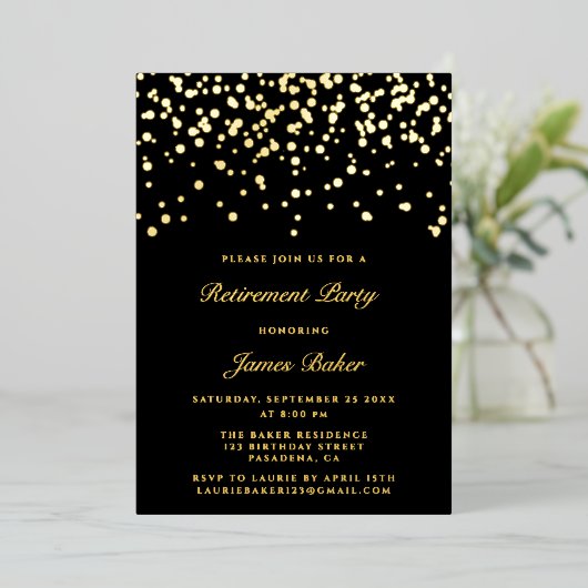 Invitation En Aluminium Élégant Script Retraite Party Noir & Or (Debout devant)
