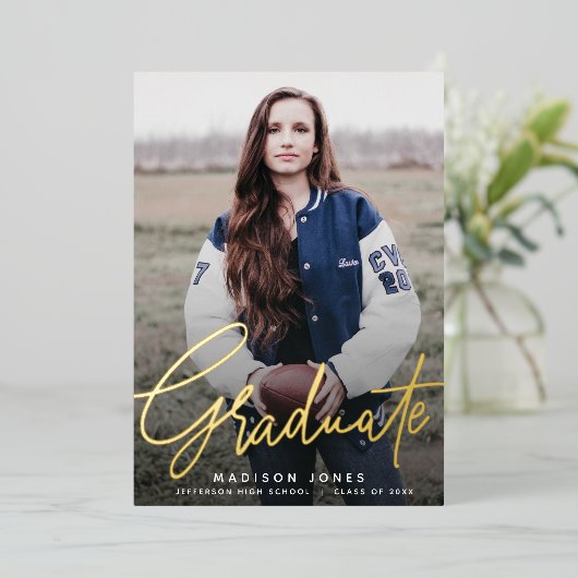 Invitation En Aluminium Fête de graduation photo de script moderne (Debout devant)