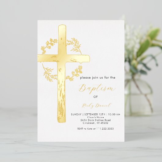 Invitation En Aluminium Gold Cross Floral Wreath Verdure Baptême simple (Debout devant)